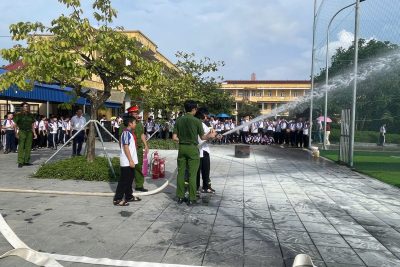TRƯỜNG THCS ĐÀO SƯ TÍCH TỔ CHỨC HOẠT ĐỘNG NGOẠI KHÓA TUYÊN TRUYỀN PHÒNG CHÁY, CHỮA CHÁY